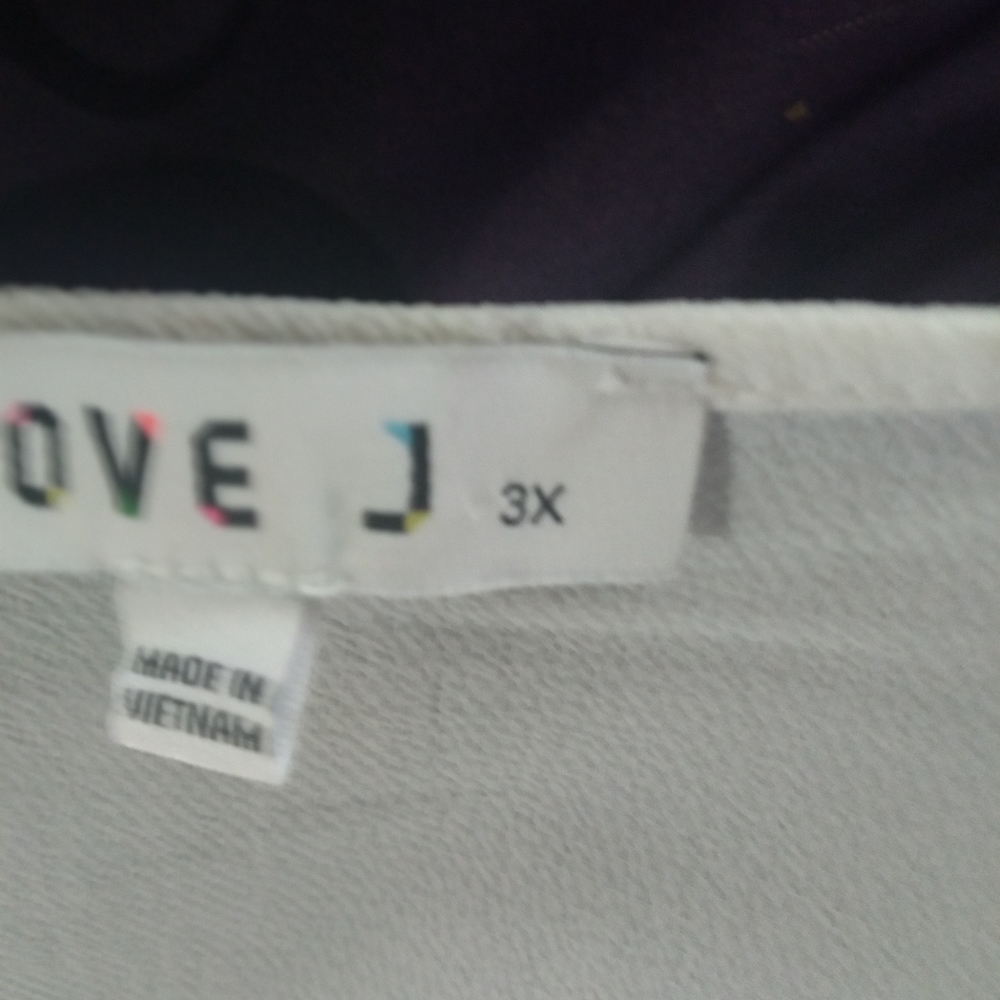 NWOT PLUS SIZE Sheer top - Picture 3 of 3